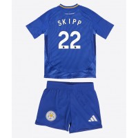 Camiseta Leicester City Oliver Skipp #22 Primera Equipación Replica 2024-25 para niños mangas cortas (+ Pantalones cortos)